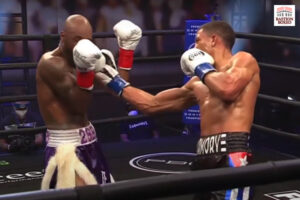 David Morell conecta un uppercut de derecha ante Lennox Allen
