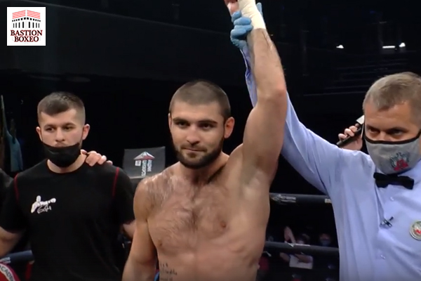 Magomed Kurbanov y Roman Andreev se impusieron por KO en el segundo asalto