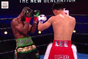 Imagen del combate entre Brandun Lee y Samuel Teah