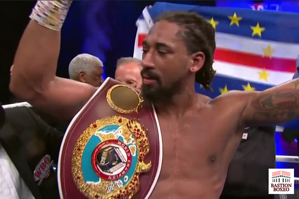 Demetrius Andrade conservó su cinturón mundial WBO del peso medio ante muy valiente y resistente Liam Williams