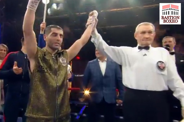 El bronce olímpico Misha Aloyan se despidió del boxeo activo corriendo sin cesar hasta la victoria ante David Barreto