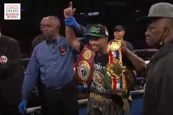 Shakur Stevenson después de su triunfo ante Óscar Valdez