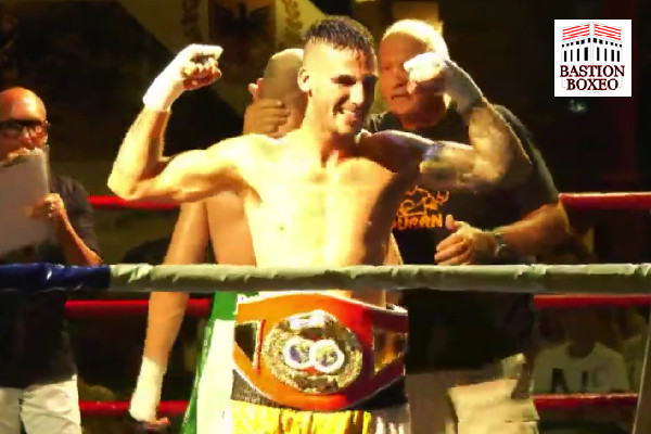 Nicola Cristofori usó su boxeo dinámico para derrotar a Andrea Roncon (Vídeo del combate)