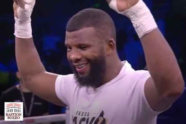 Ilunga Makabu expondrá su título mundial del peso crucero, por primera vez en más de un año, ante el excampeón Badou Jack