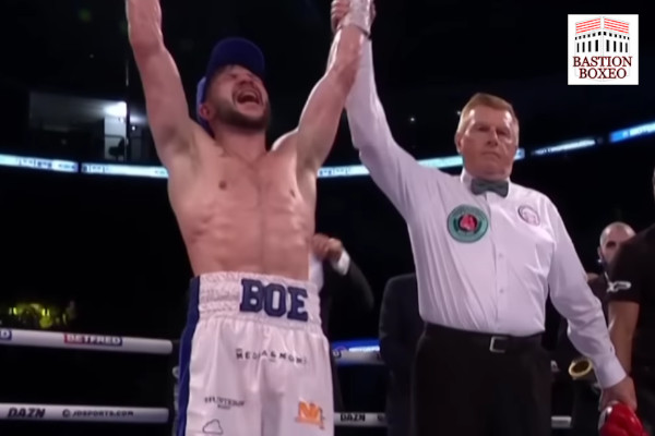 Maxi Hughes continuó su racha victoriosa ante un Kid Galahad cohibido y sin recursos