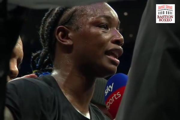 Claressa Shields se proclamó campeona indiscutida del peso medio venciendo a Savannah Marshall