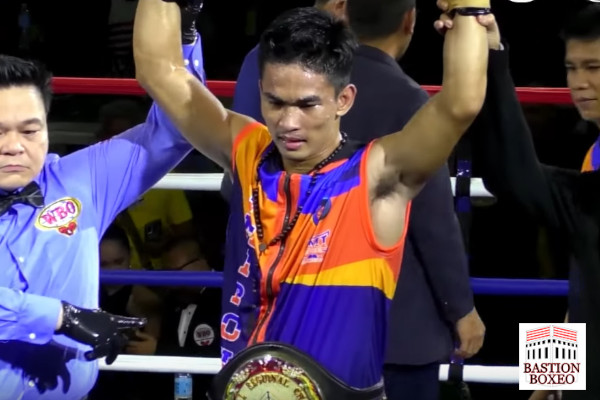El superpluma filipino “Valiente” Vitor venció por KO al extitular nacional surcoreano Dong Kwan Lee (Vídeo del combate)